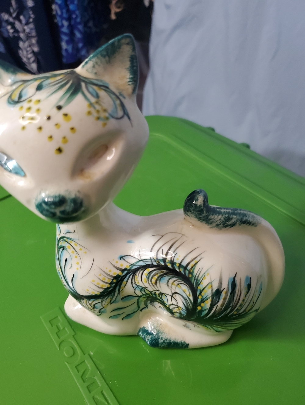 Ceramic Cat Figurines - Cream and Green Decorative Set - Picture 2 of 9
